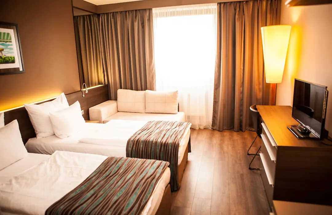 Expo Hotel-1
