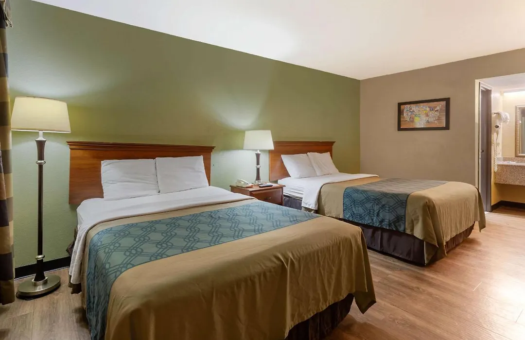 Econo Lodge Belton - Kansas City South-1