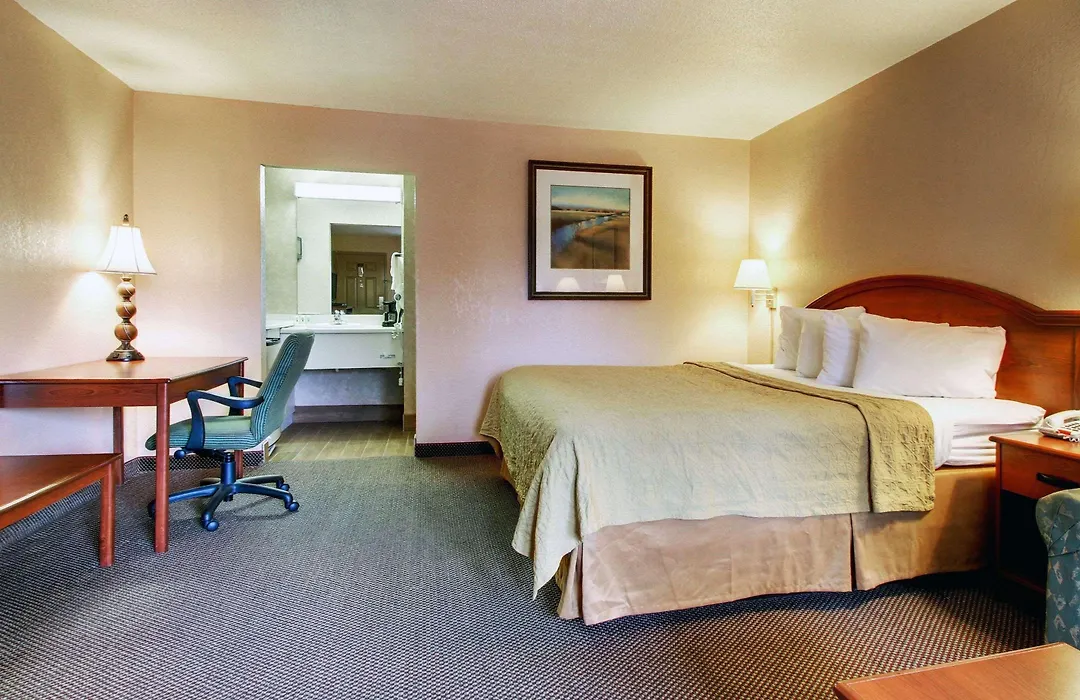Rodeway Inn North Ridgeland-1