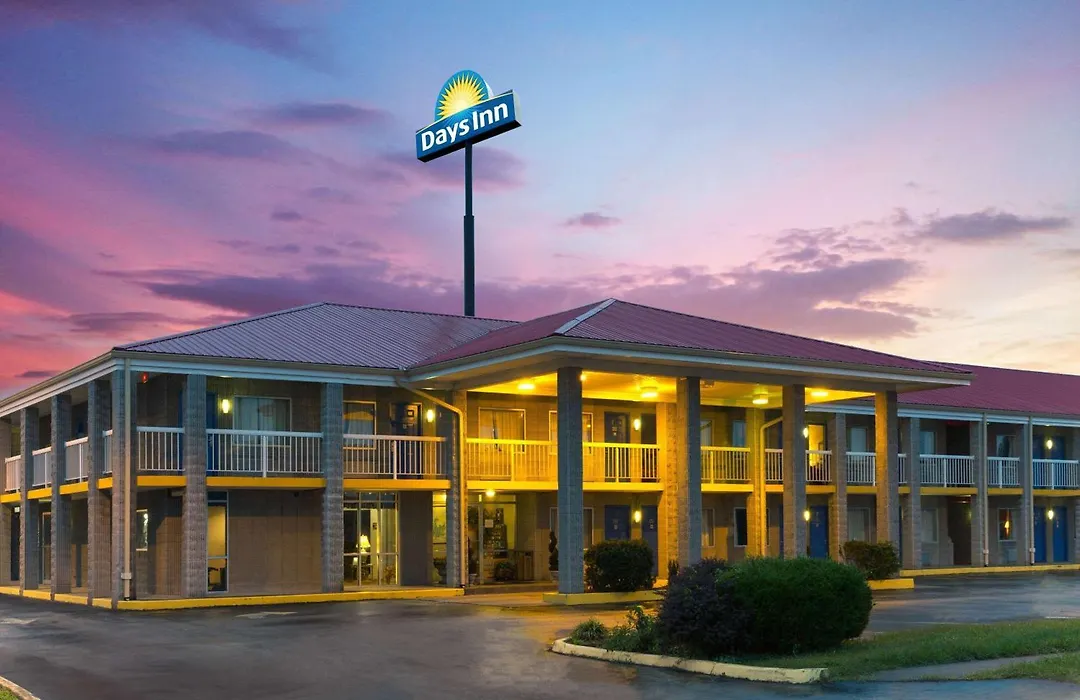 Days Inn By Wyndham Richmond-1