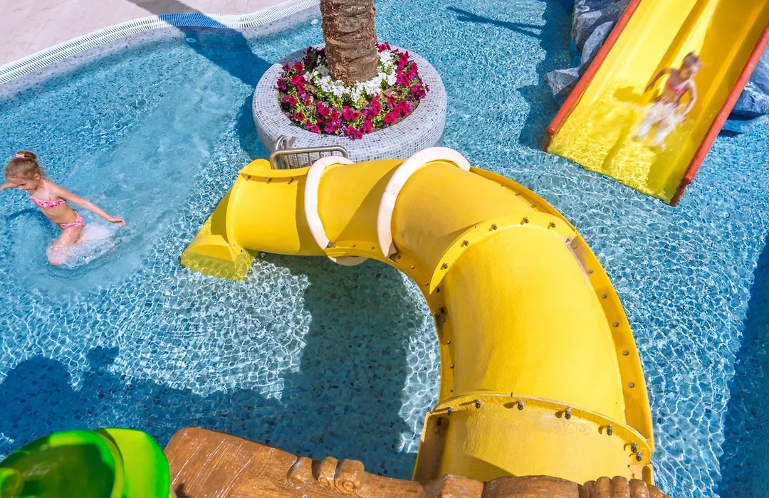 Hotel Oasis Park Splash-1