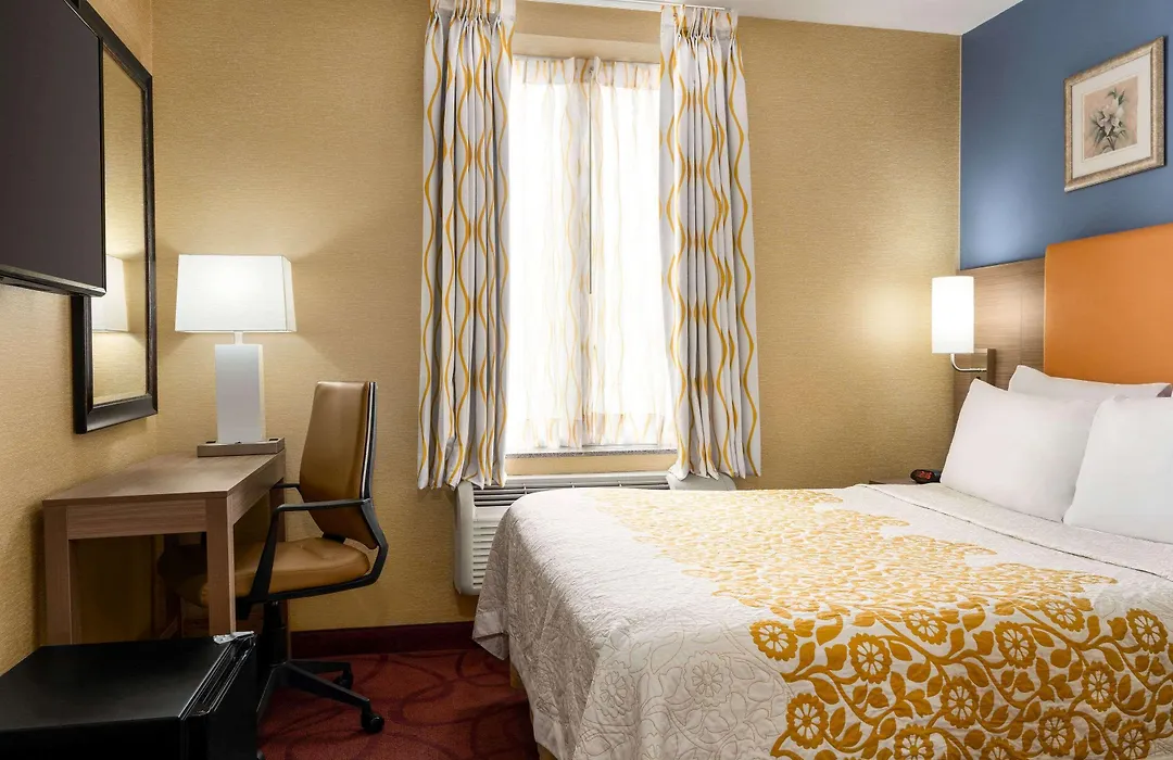 Days Inn By Wyndham Long Island City-1