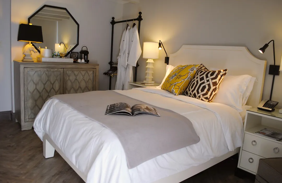 Hollywood Hotel-1