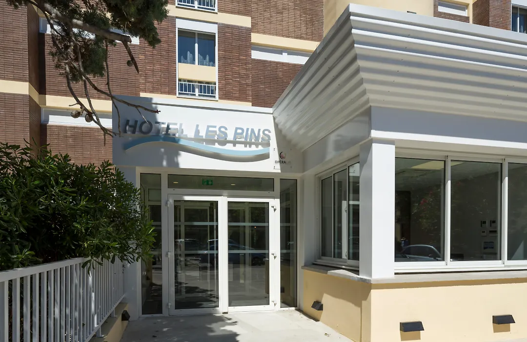 Opéralia Hôtel les Pins-1