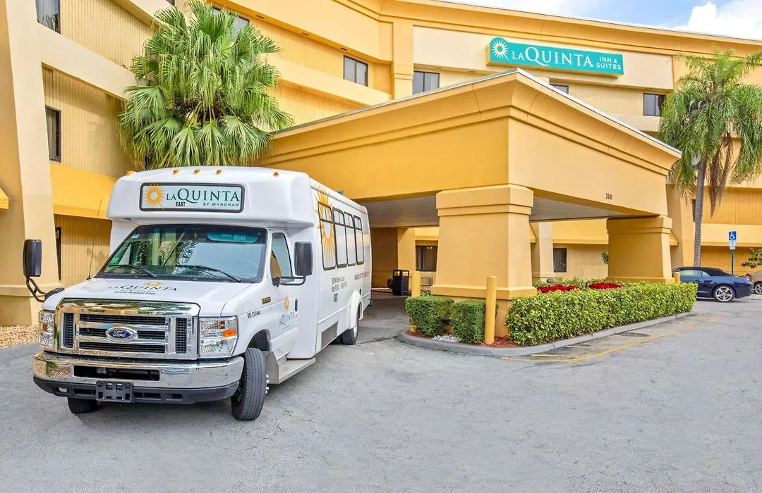 La Quinta By Wyndham Miami Airport East-1