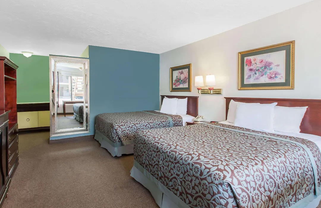 Days Inn By Wyndham Camarillo - Ventura-1