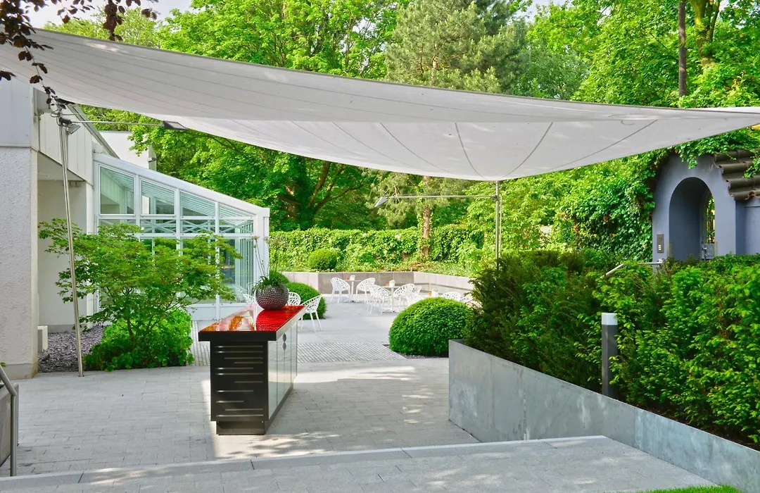 Best Western Premier Parkhotel Kronsberg-1