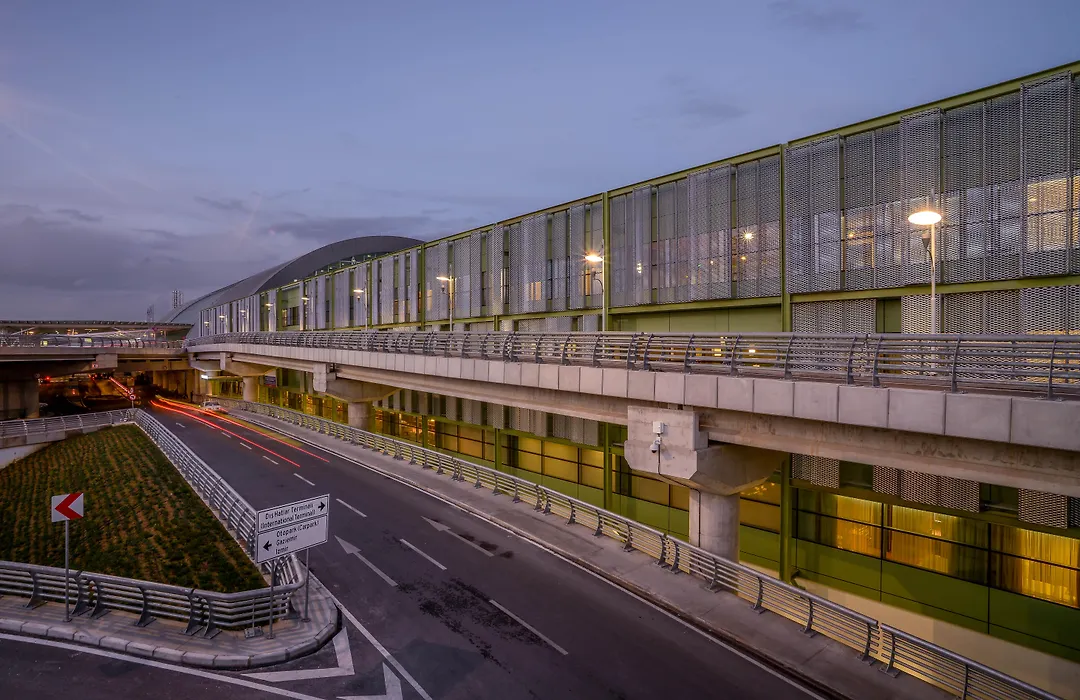 Tav Airport Hotel Izmir-1