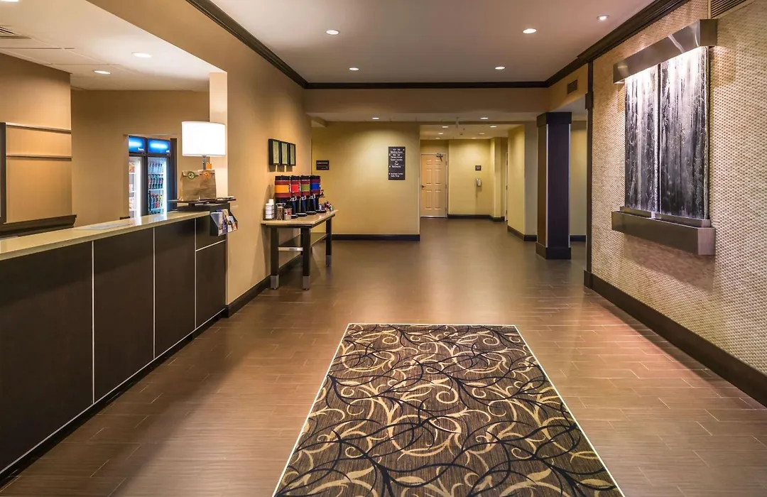 Hampton Inn & Suites Reno-1