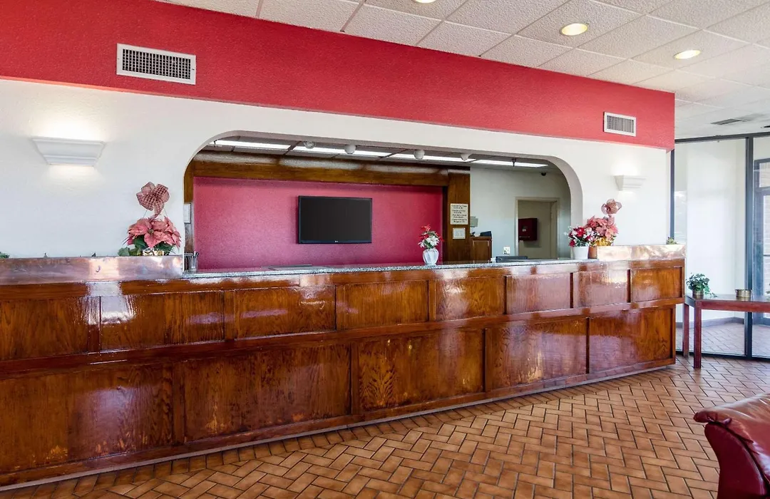 Econo Lodge Inn & Suites Conference Center Dublin-1