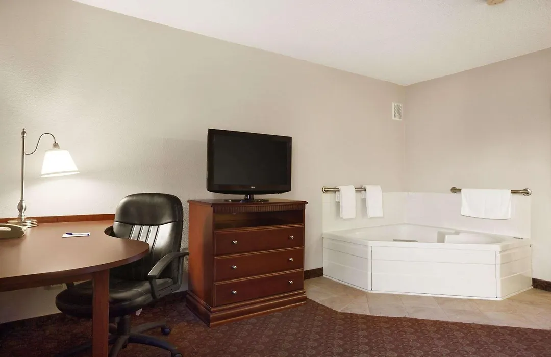 Baymont By Wyndham Sioux Falls-1
