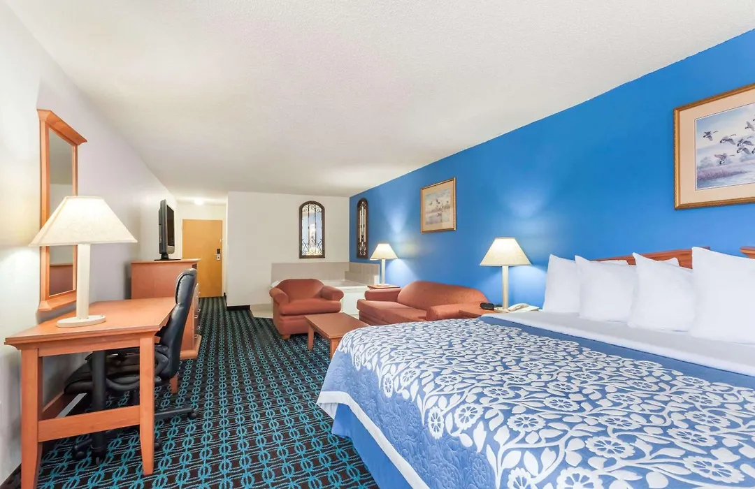 Days Inn & Suites By Wyndham Cambridge-1