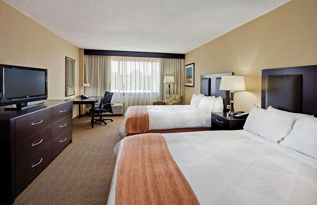 Radisson Hotel Freehold-1