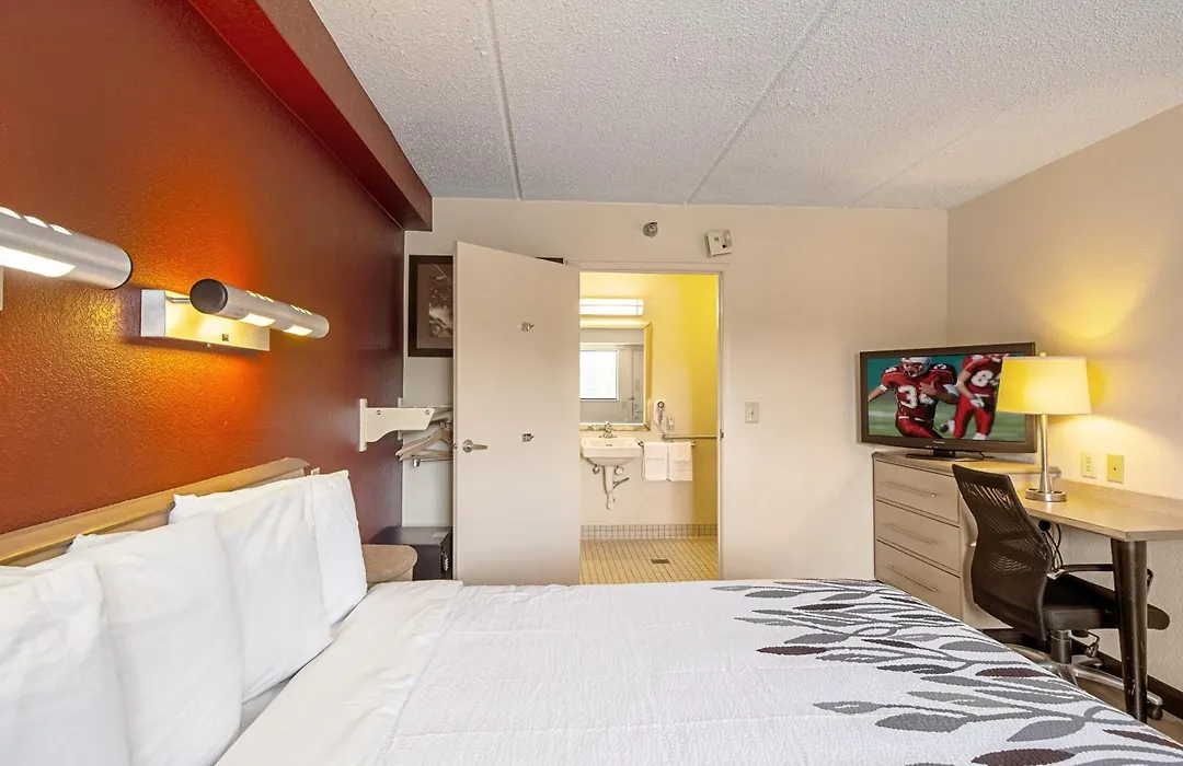 Red Roof Inn Akron-1