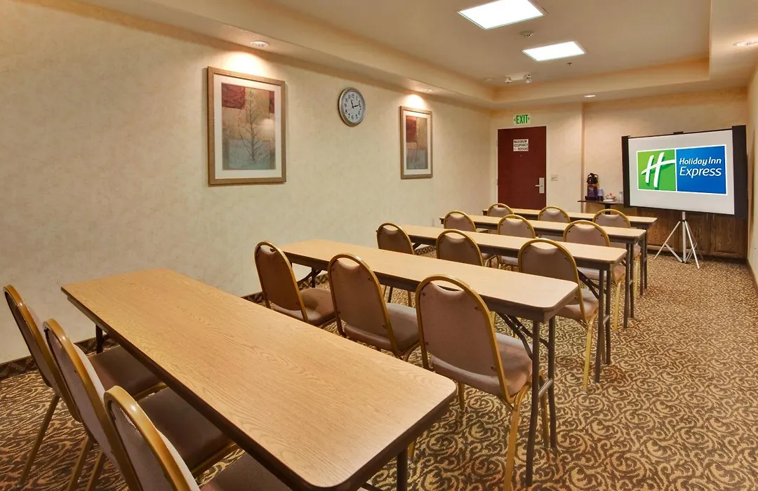 Holiday Inn Express Delano Highway 99 By Ihg-1