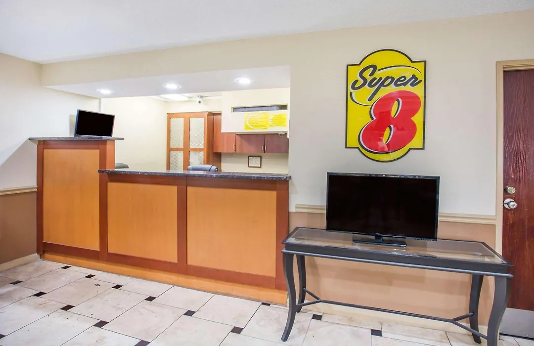 Super 8 By Wyndham Harrisonburg-1