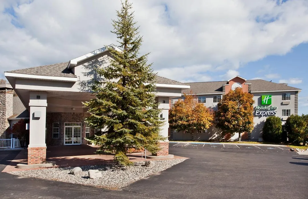 Holiday Inn Express St. Ignace-Lake Front By Ihg-1