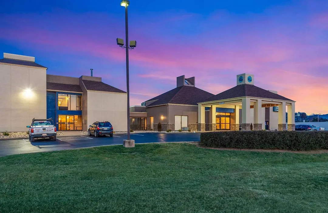 Clarion Pointe Harrisonburg-1