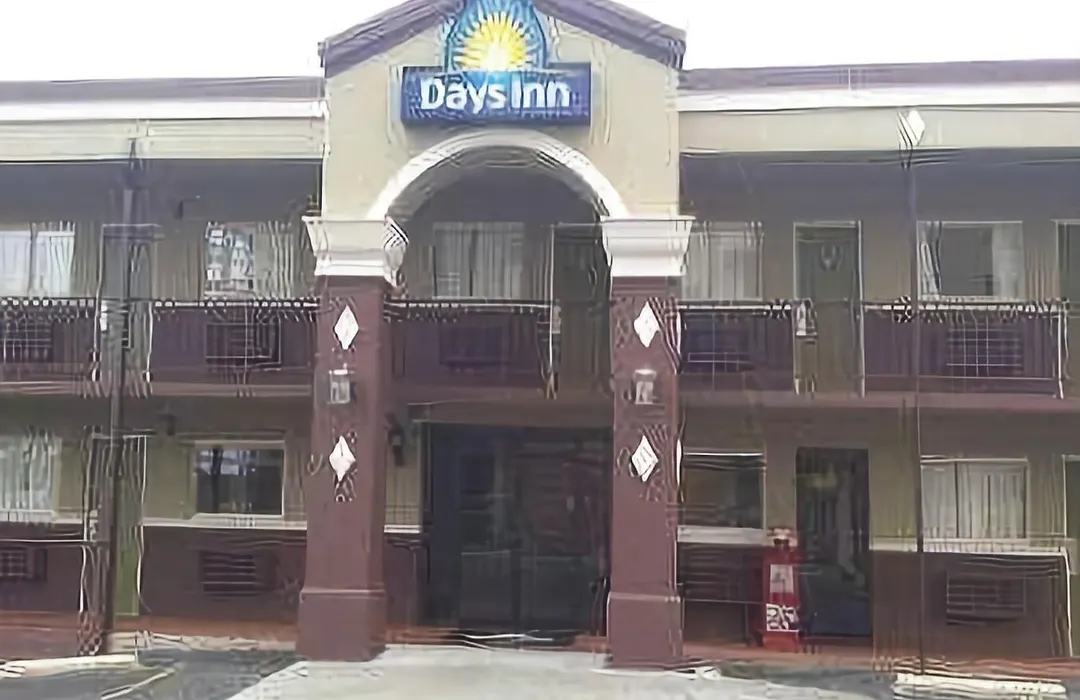 Days Inn By Wyndham Hot Springs-1