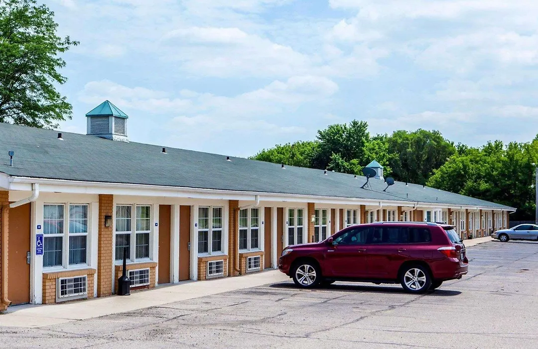 Rodeway Inn-1