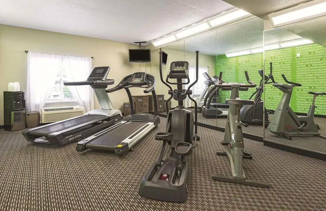 La Quinta By Wyndham St. Louis Westport-1