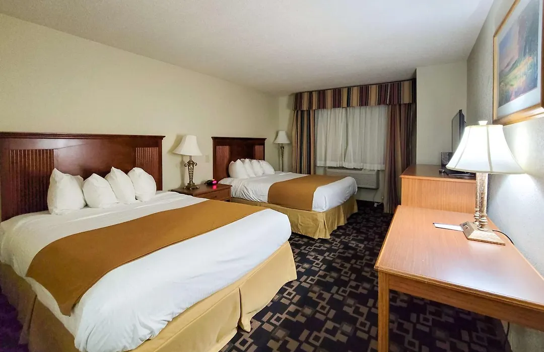 Comfort Inn & Suites Shakopee Downtown Area-1