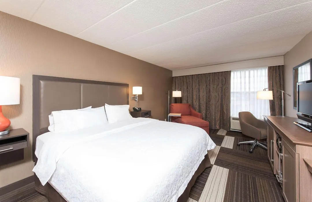 Hampton Inn Columbus/Taylorsville-1