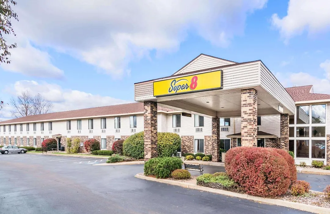 Super 8 By Wyndham Wausau-1
