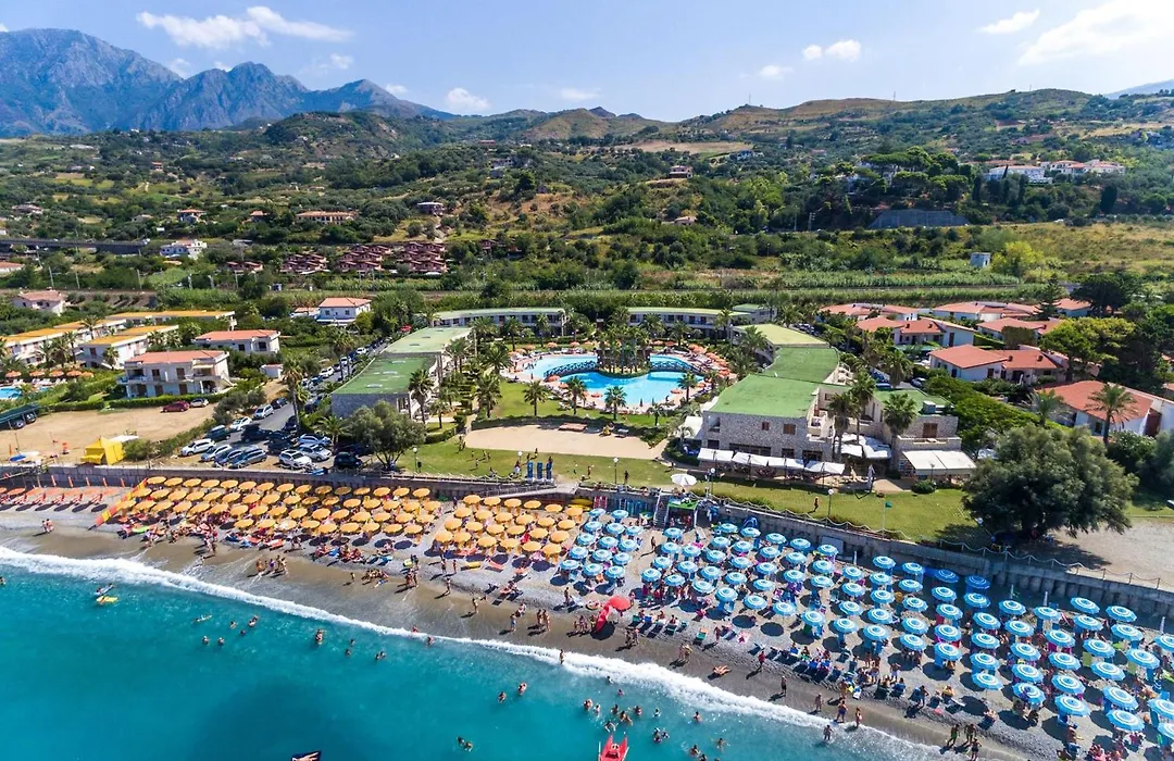 Club Residence La Castellana Mare-1