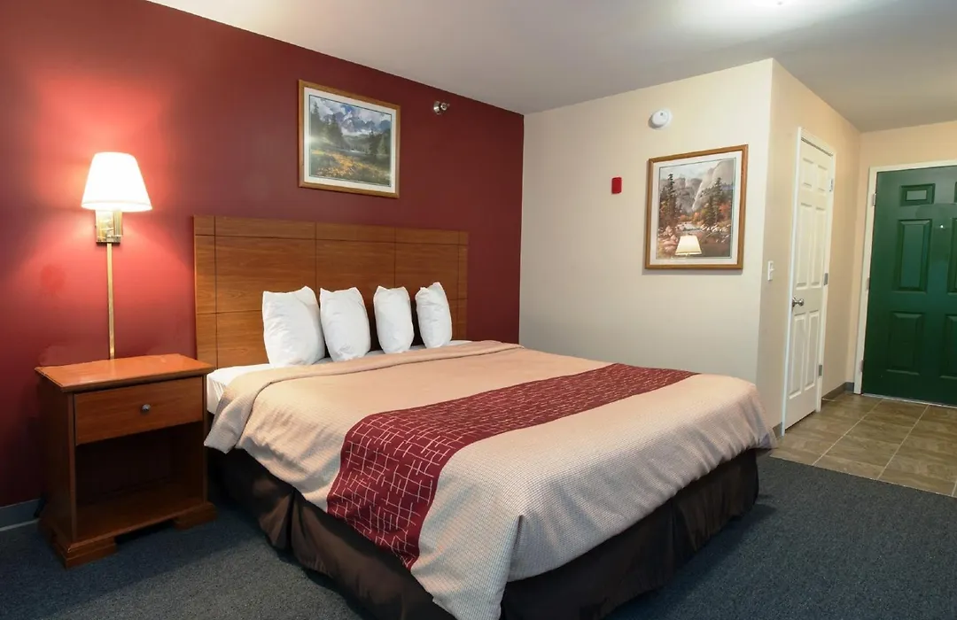Red Roof Inn & Suites Dickinson-1