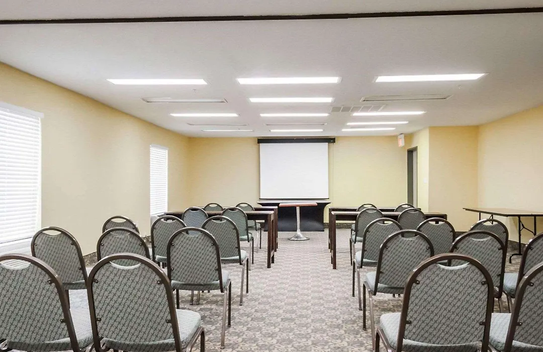 Quality Suites Memphis/ Wolfchase Galleria-1