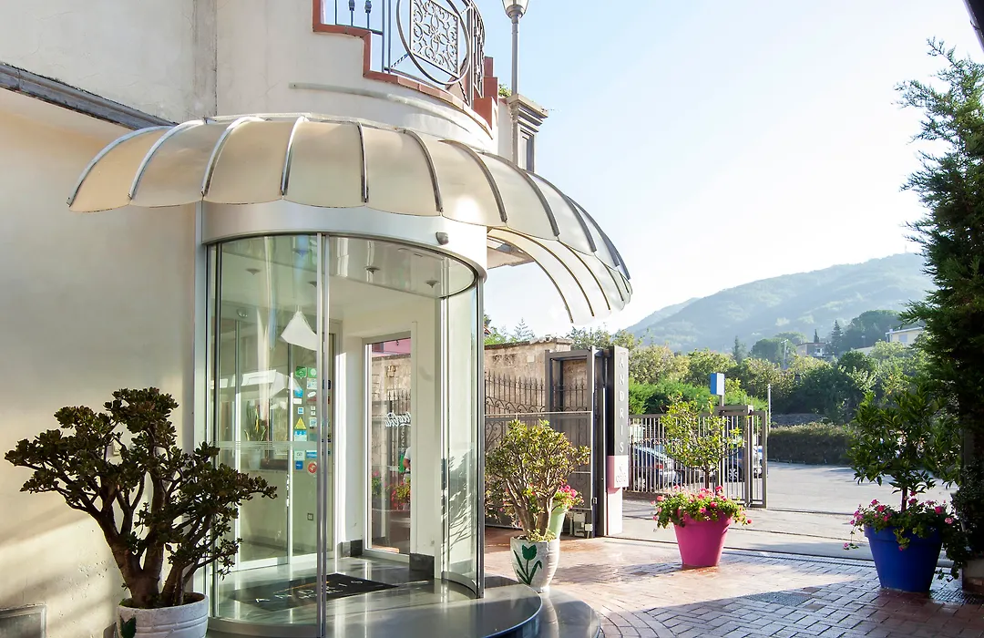 Andris Hotel-1