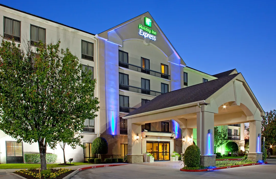 Best Western Plus Sugar Land-Stafford-1