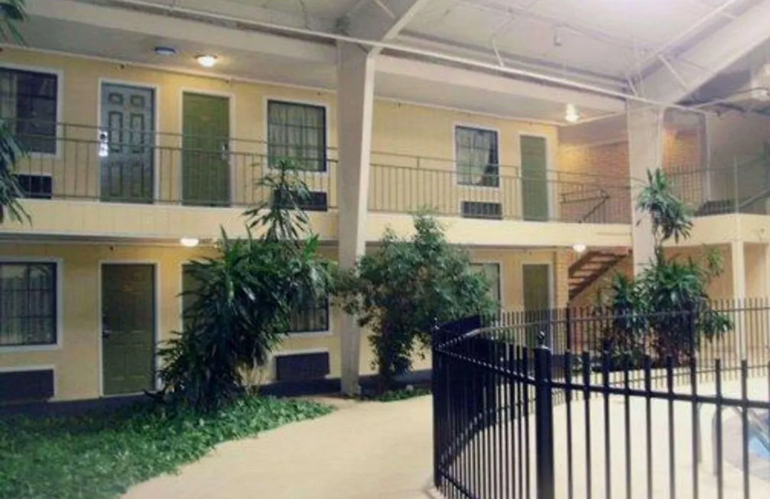 Econo Lodge Elk City-1
