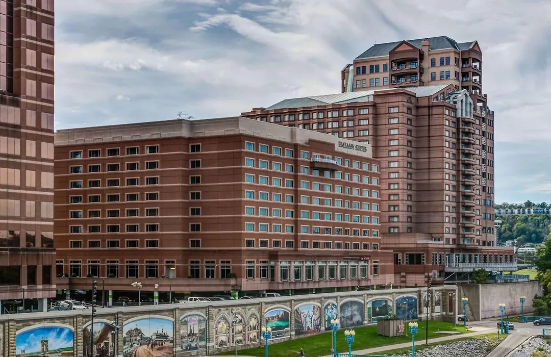 Embassy Suites Cincinnati - Rivercenter-1