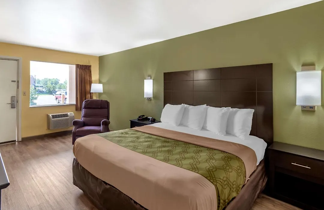Econo Lodge Easton Route 50-1