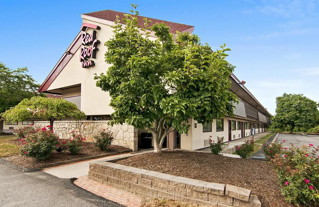 Red Roof Inn Fairmont-1