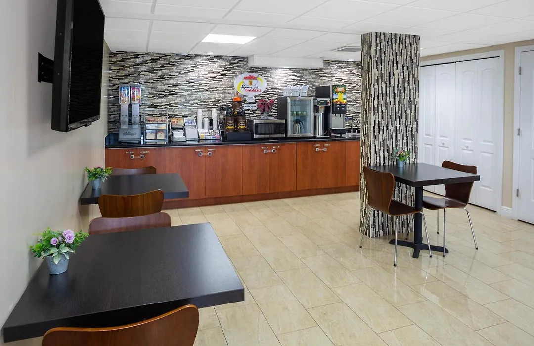 Super 8 By Wyndham Bradenton Sarasota Area-1