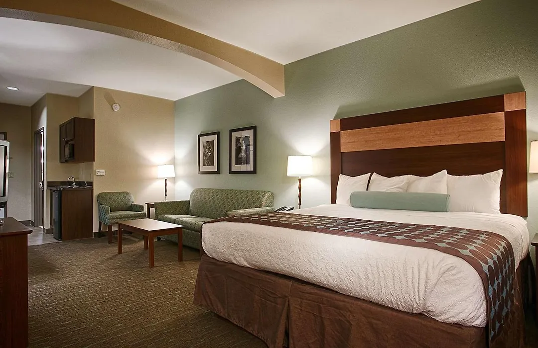 Best Western Plus Texarkana Inn And Suites-1