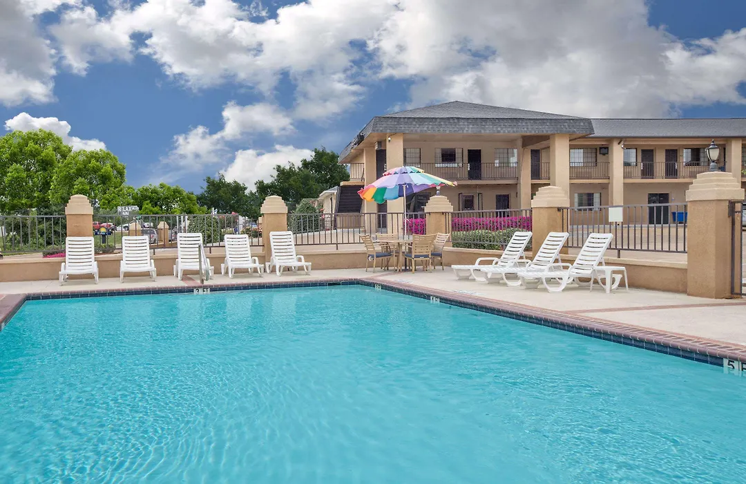 Days Inn By Wyndham Ruston La-1