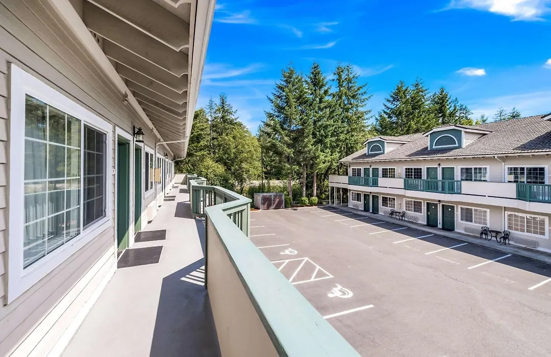 Quality Inn & Suites Bainbridge Island-1