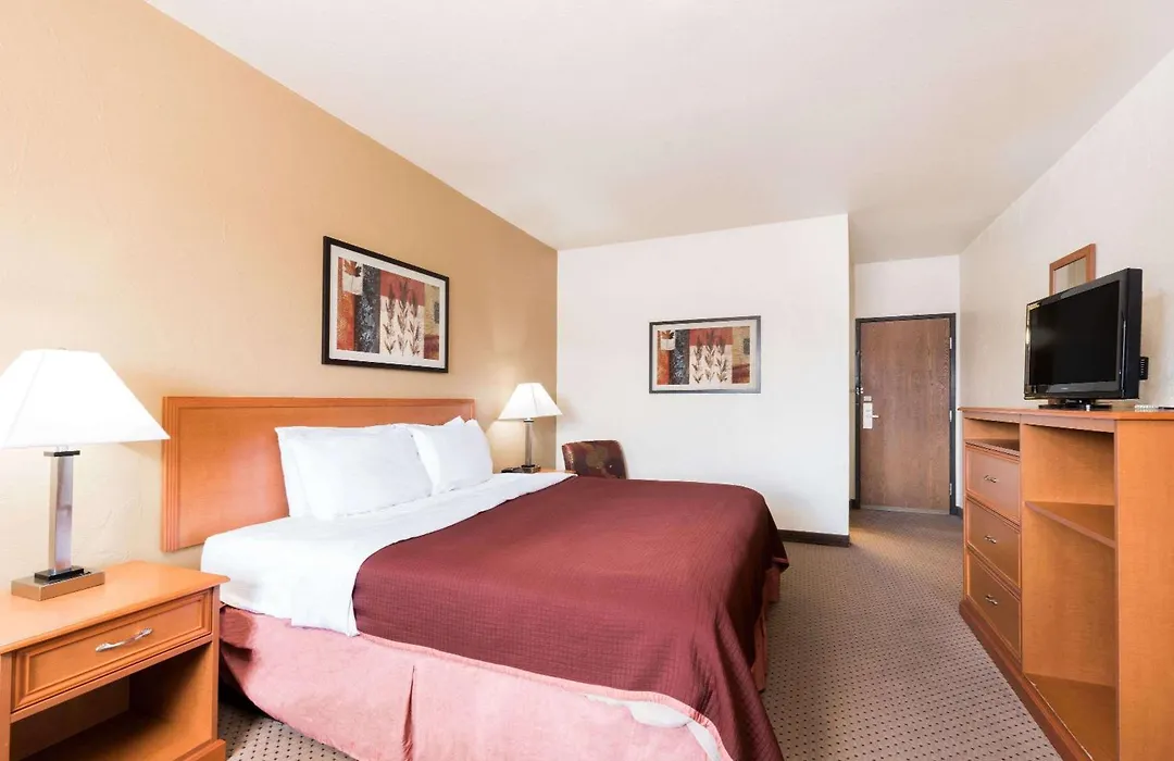 Baymont By Wyndham Spearfish-1