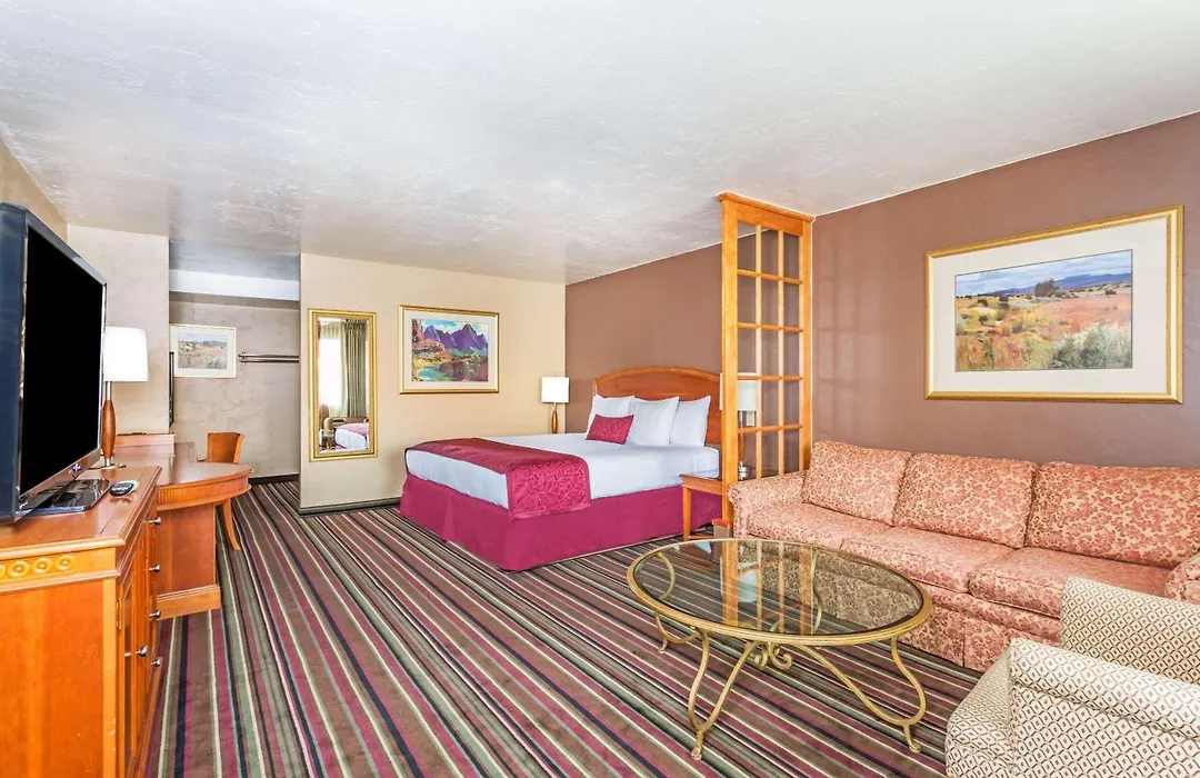 Days Inn & Suites By Wyndham Logan-1