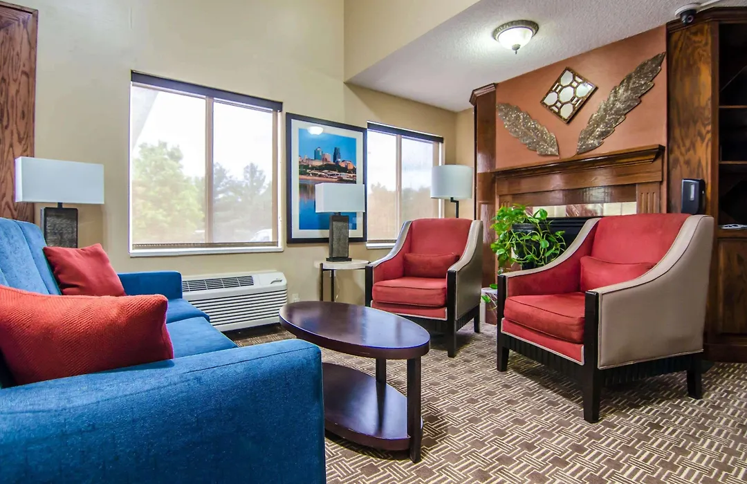 Quality Suites St. Joseph-1