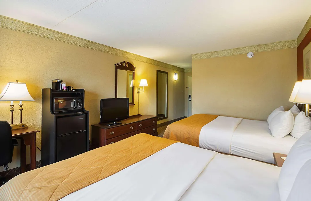 Clarion Inn Fairmont-1