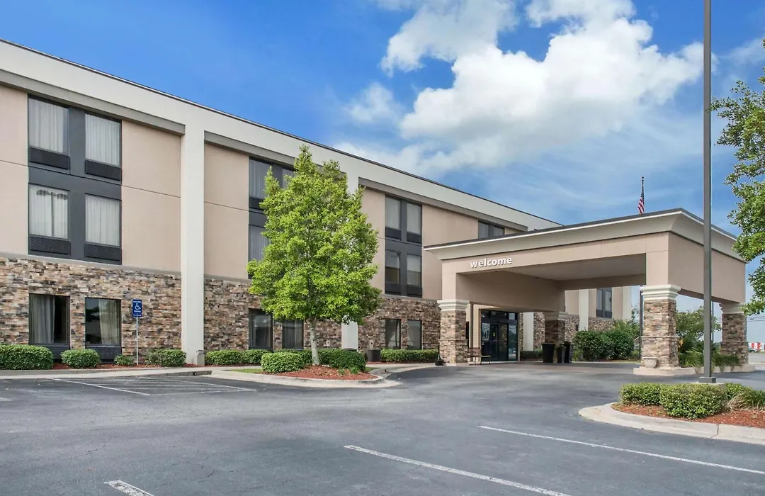 Hampton Inn Douglas-1