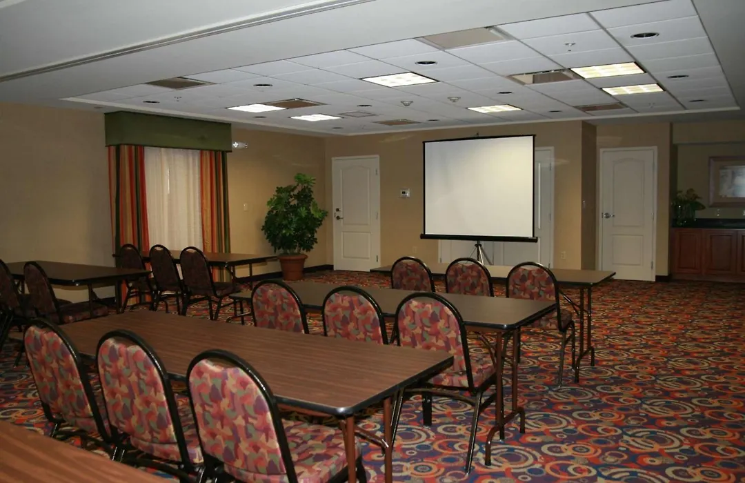Hampton Inn Macomb-1