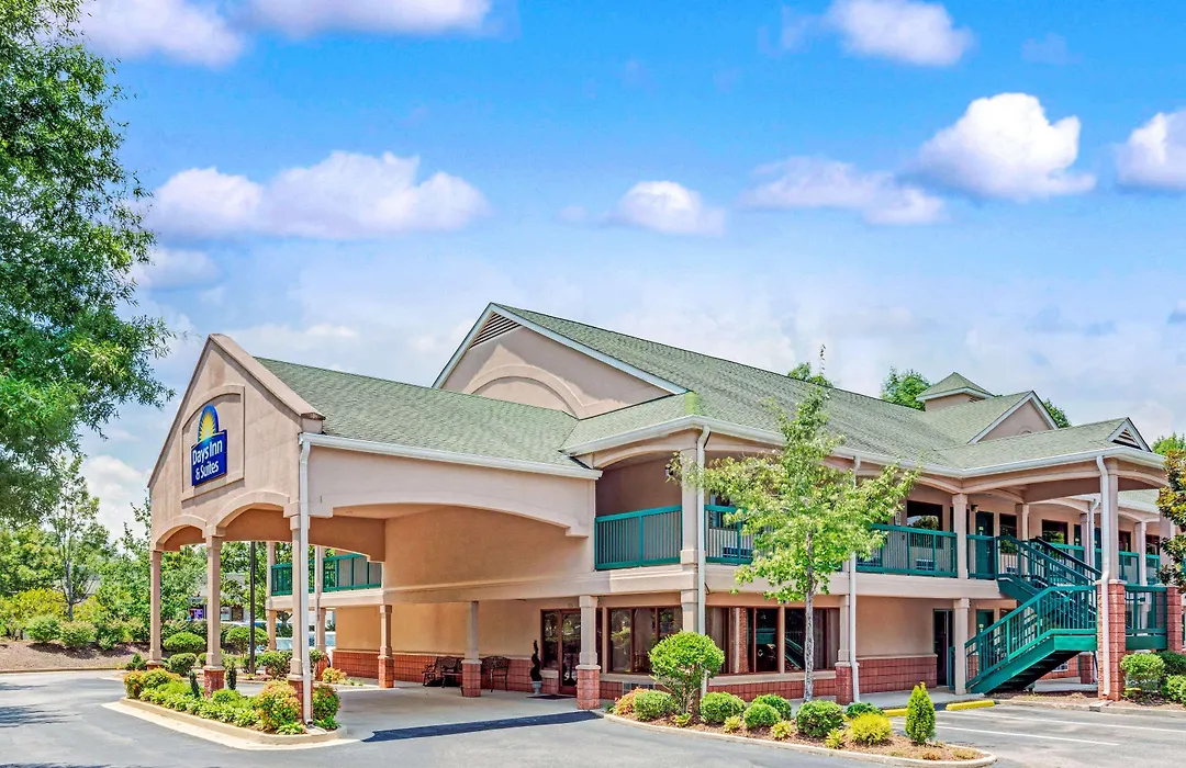 Days Inn & Suites By Wyndham Peachtree City-1