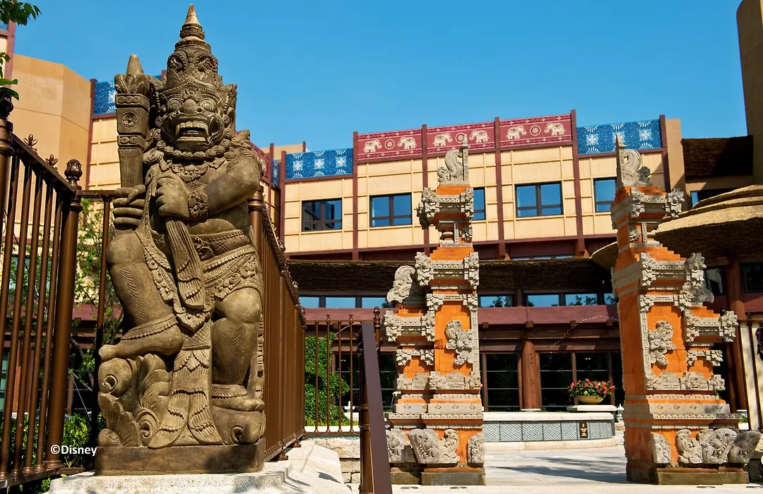 Disney Explorers Lodge-1