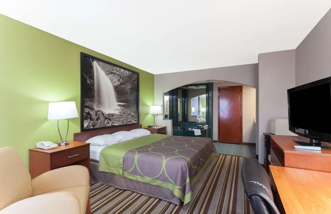Super 8 By Wyndham Clarksville Northeast-1